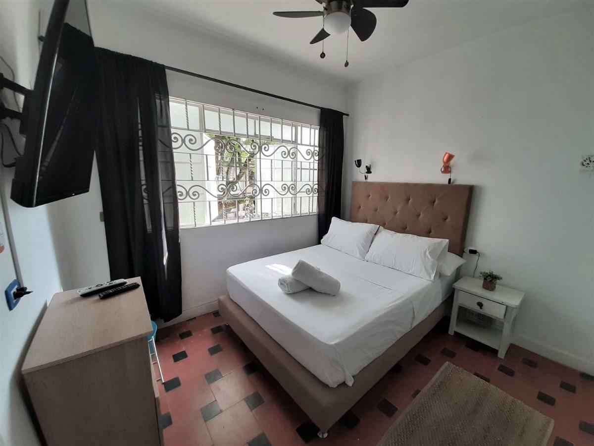 Noah Boutique Hostels Μεντεγίν Εξωτερικό φωτογραφία